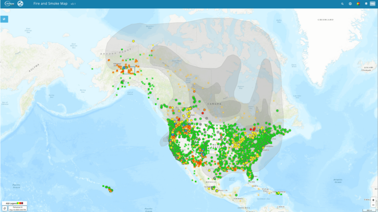AirNow Fire and Smoke Map showing color-coded air quality monitoring points and satellite smoke plume layers across the United States